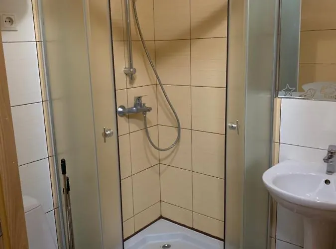 On Staroyevreyska Near Square